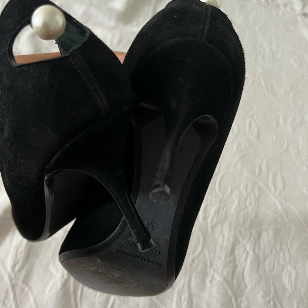 Nicholas Kirkwood Black Suede Pumps with Pearl Heel EU 38.5 US 7-7.5 - Picture 7 of 7